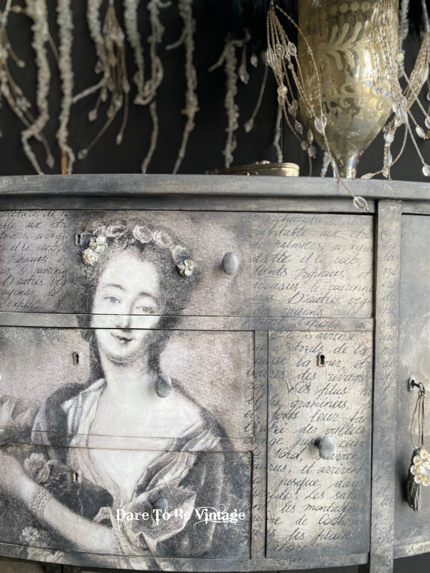 'Contessa' Old World Portrait Decoupage Paper