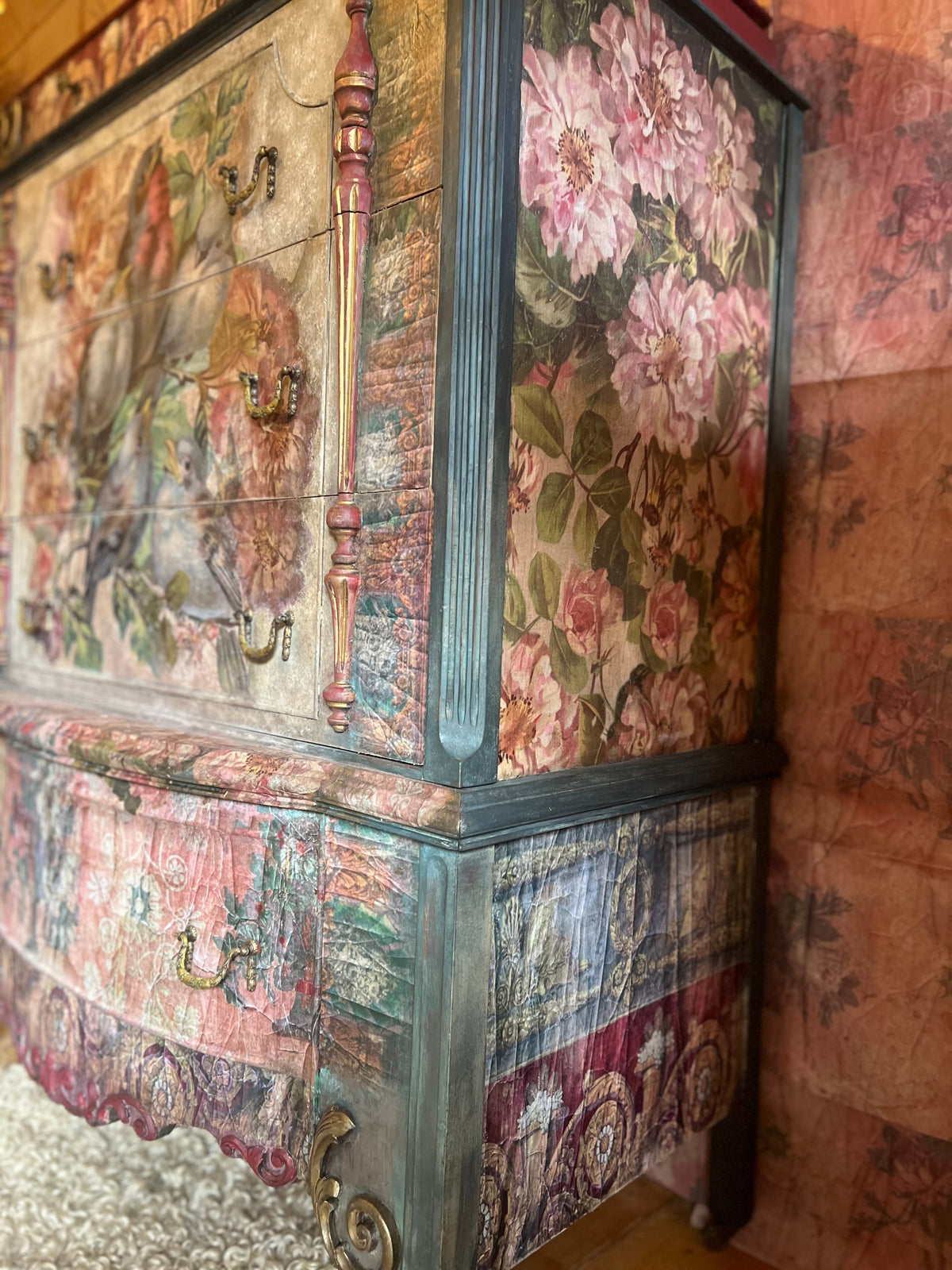 'Forgotten Relic' Faded Floral Bouquet Decoupage Paper