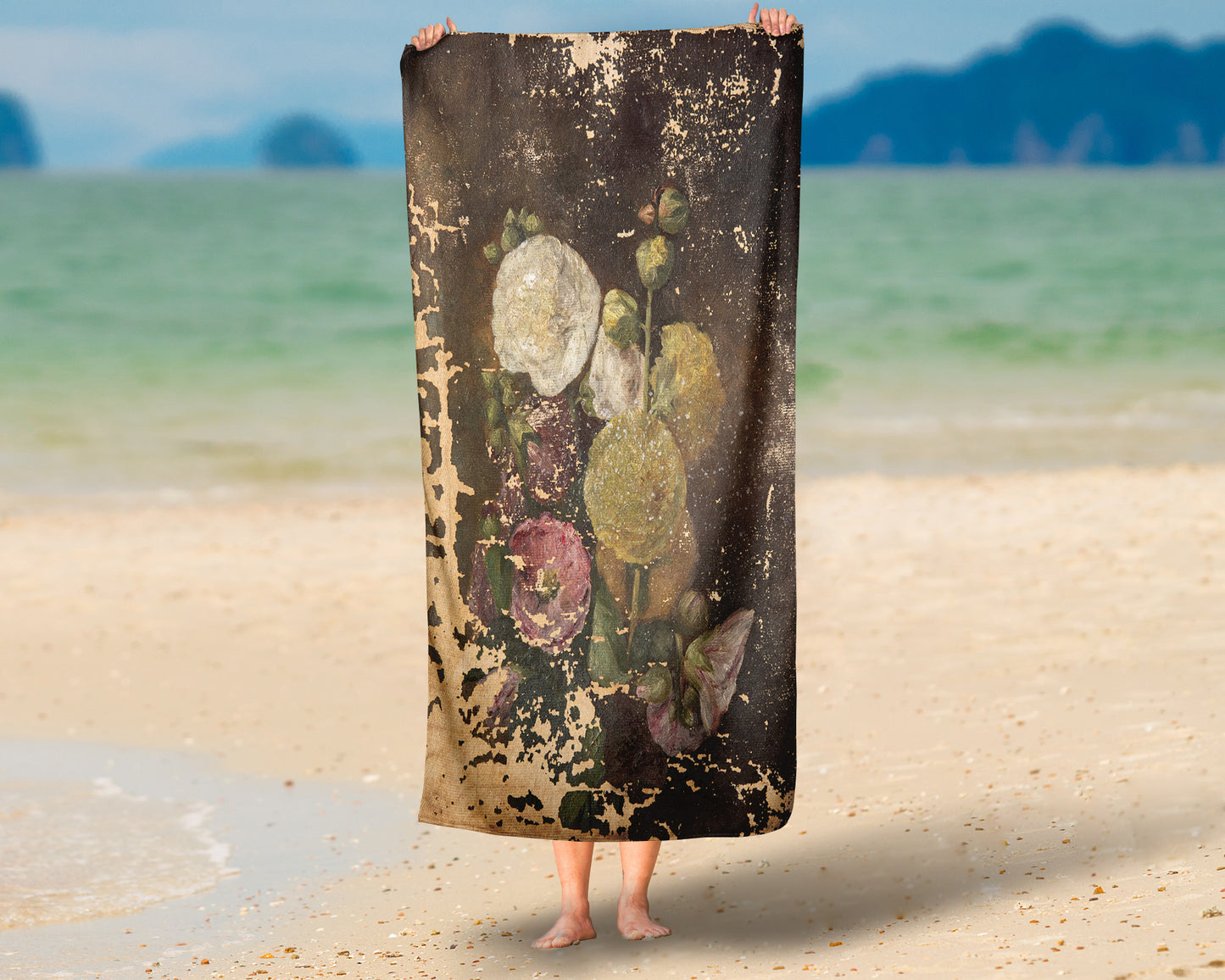 'Flirty Fleurs' Cottage Rose Beach Bath Towel